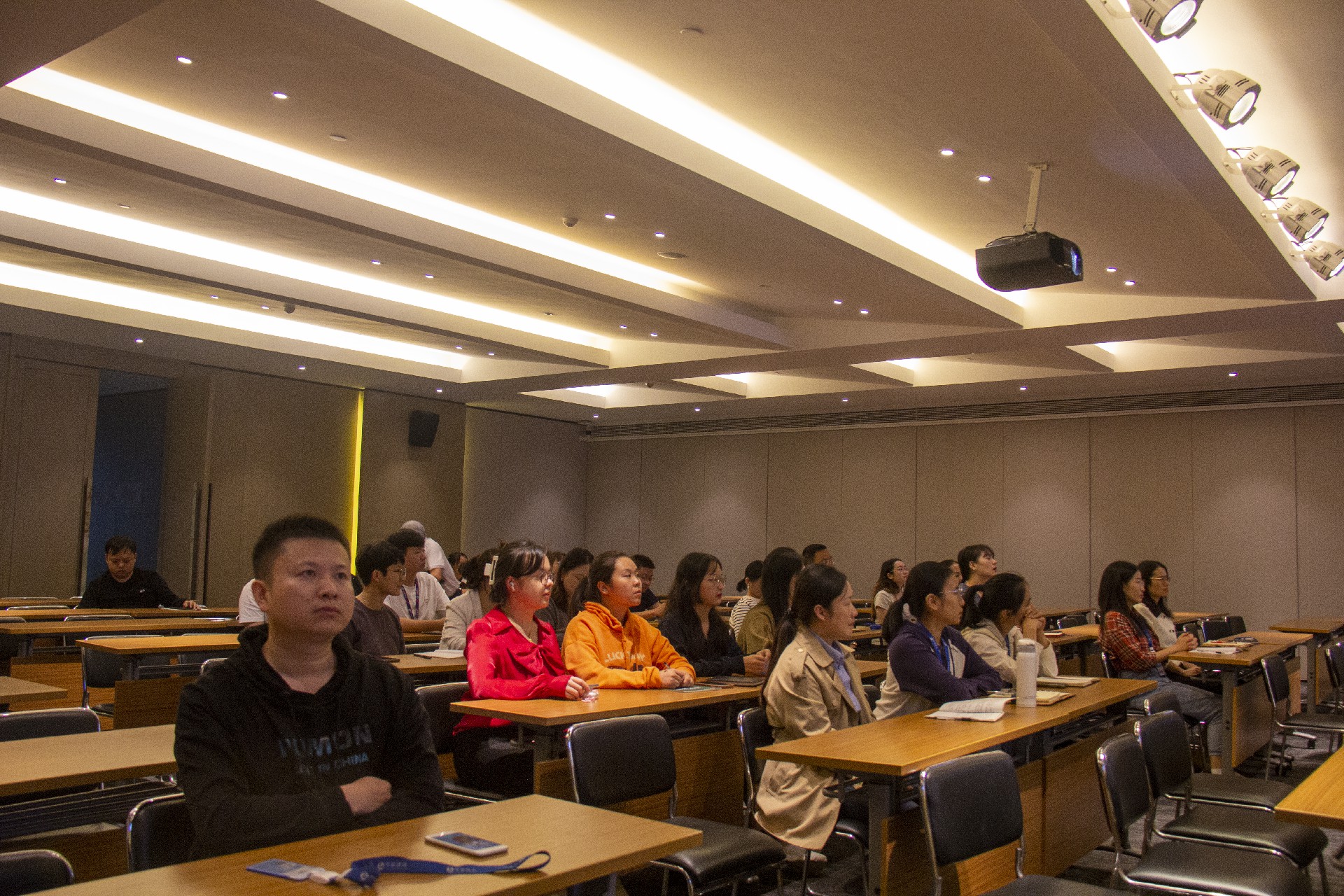 1698896453489546.jpg 1698896453489546.jpg